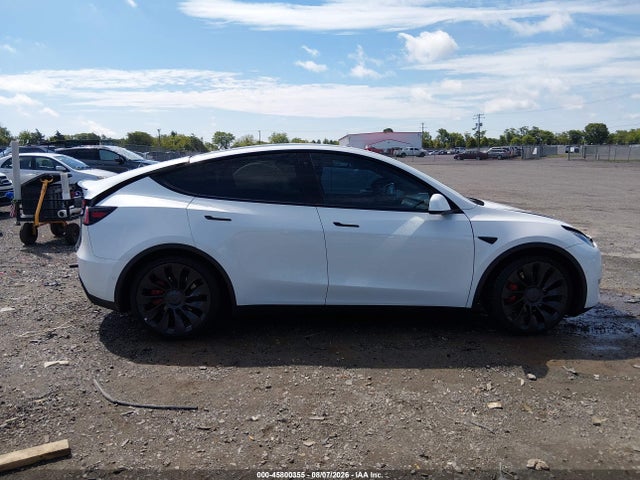 Продаж на аукціоні авто 2022 Tesla Model Y Performance Dual Motor All-wheel Drive, vin: 7SAYGDEF4NF532902, номер лоту: 45800355