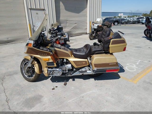 45800365 :رقم المزاد ، 1HFSC146XFA118036 vin ، 1985 Honda Gl1200 L مزاد بيع