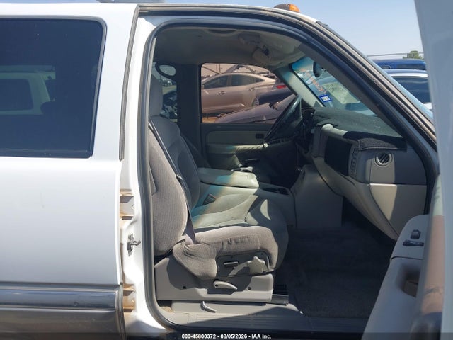 Auction sale of the 2000 Gmc Yukon Xl 2500 Sle, vin: 3GKGK26U0YG152077, lot number: 45800372