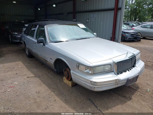 45800384 :رقم المزاد ، 1LNLM81W2VY672164 vin ، 1997 Lincoln Town Car Executive مزاد بيع