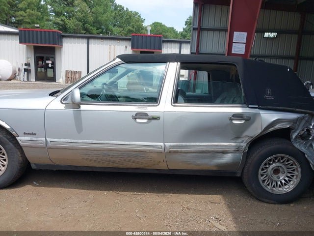 1997 Lincoln Town Car Executive მანქანა იყიდება აუქციონზე, vin: 1LNLM81W2VY672164, აუქციონის ნომერი: 45800384