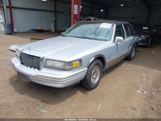 1997 Lincoln Town Car Executive მანქანა იყიდება აუქციონზე, vin: 1LNLM81W2VY672164, აუქციონის ნომერი: 45800384