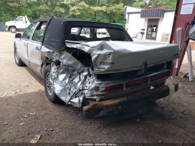 1997 Lincoln Town Car Executive მანქანა იყიდება აუქციონზე, vin: 1LNLM81W2VY672164, აუქციონის ნომერი: 45800384