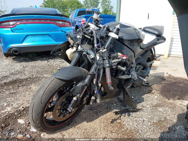 Yamaha YZFR6 2015 JYARJ16E7FA034058 Image 2