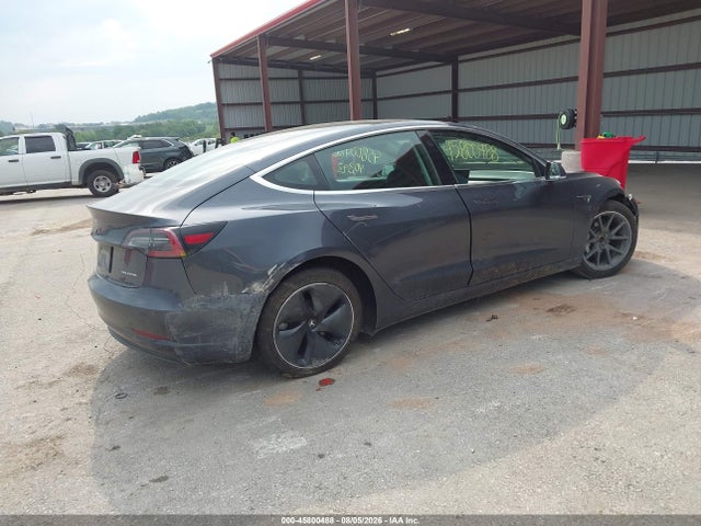 45800488 :رقم المزاد ، 5YJ3E1EB0KF205630 vin ، 2019 Tesla Model 3 Long Range/performance مزاد بيع