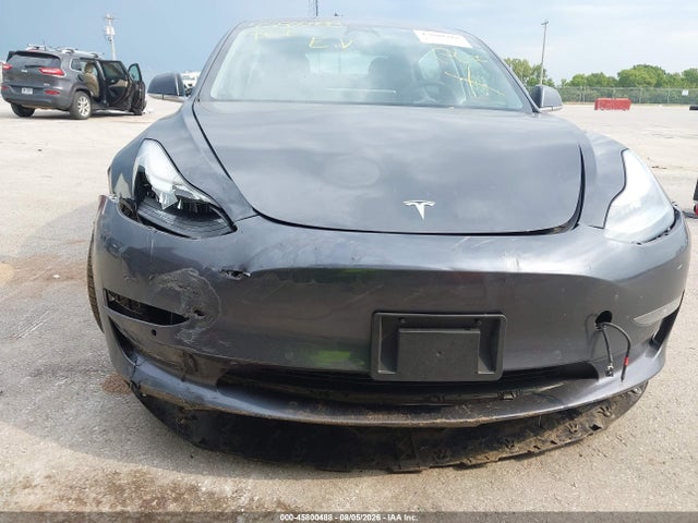 45800488 :رقم المزاد ، 5YJ3E1EB0KF205630 vin ، 2019 Tesla Model 3 Long Range/performance مزاد بيع