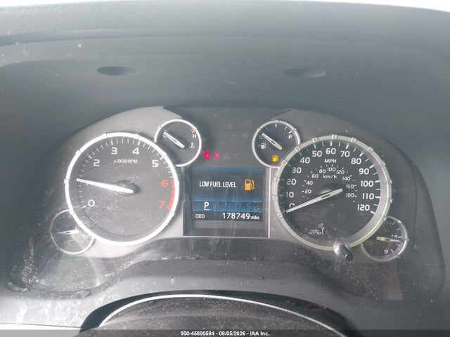 5TFUY5F13EX338918 Toyota Tundra Sr5 5.7l V8