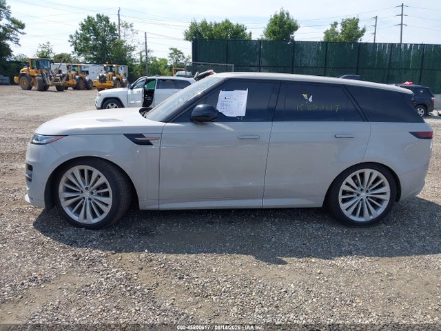 Продажа на аукционе авто 2025 Land Rover Range Rover Sport P400 Dynamic Se, vin: SAL1L9FUXSA444700, номер лота: 45800617
