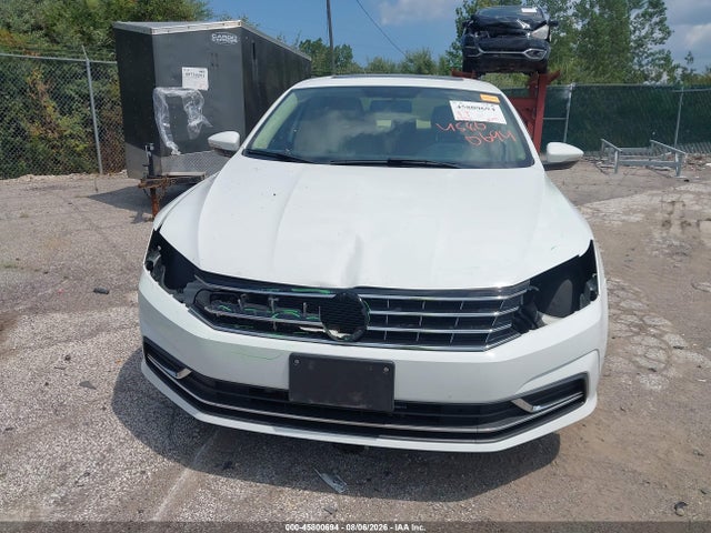 2017 Volkswagen Passat 1.8t Se მანქანა იყიდება აუქციონზე, vin: 1VWBT7A32HC063982, აუქციონის ნომერი: 45800694
