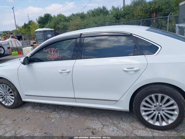 2017 Volkswagen Passat 1.8t Se მანქანა იყიდება აუქციონზე, vin: 1VWBT7A32HC063982, აუქციონის ნომერი: 45800694