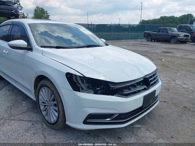 2017 Volkswagen Passat 1.8t Se მანქანა იყიდება აუქციონზე, vin: 1VWBT7A32HC063982, აუქციონის ნომერი: 45800694