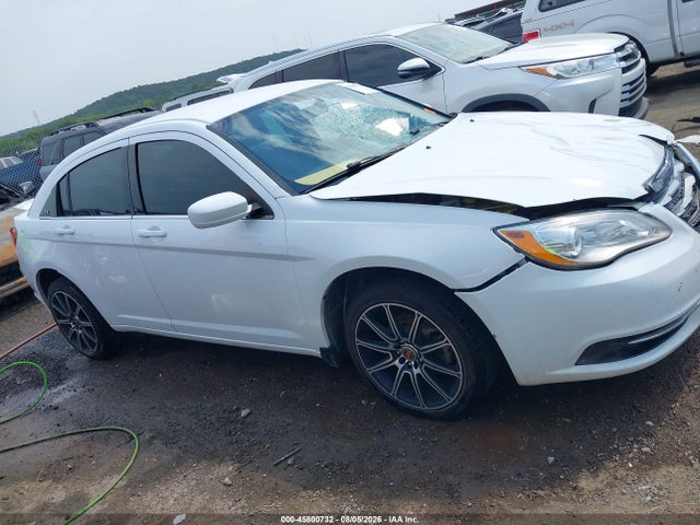 Aukcja sprzedaży 2014 Chrysler 200 Lx, vin: 1C3CCBAB1EN194746, numer aukcji: 45800732