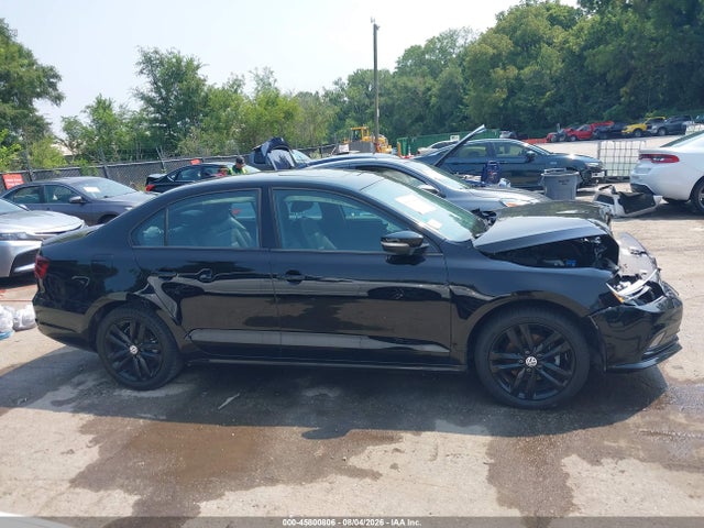 45800806 :رقم المزاد ، 3VWD17AJ4JM230232 vin ، 2018 Volkswagen Jetta 1.8t Se Sport مزاد بيع