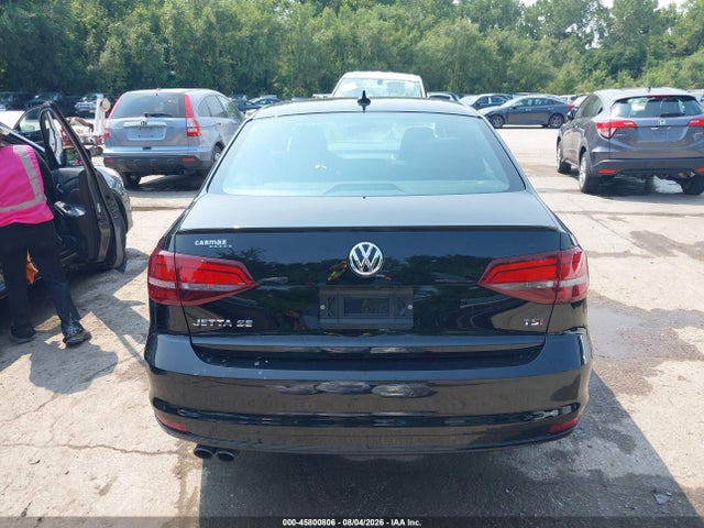 45800806 :رقم المزاد ، 3VWD17AJ4JM230232 vin ، 2018 Volkswagen Jetta 1.8t Se Sport مزاد بيع