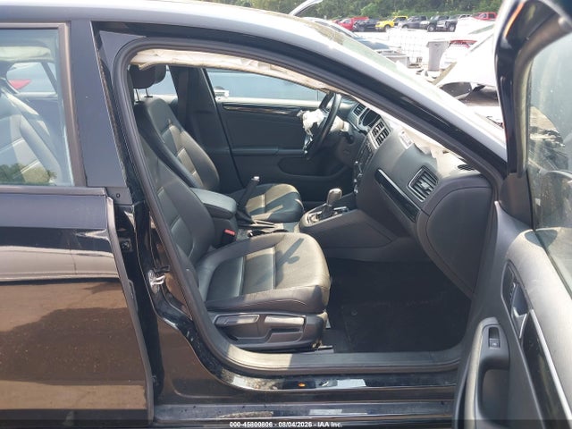 45800806 :رقم المزاد ، 3VWD17AJ4JM230232 vin ، 2018 Volkswagen Jetta 1.8t Se Sport مزاد بيع