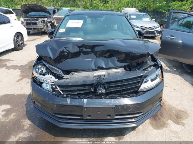 45800806 :رقم المزاد ، 3VWD17AJ4JM230232 vin ، 2018 Volkswagen Jetta 1.8t Se Sport مزاد بيع