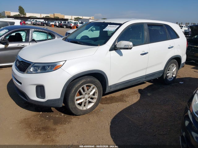 KIA SORENTO LX 2014 5XYKT4A62EG426106 Image 2