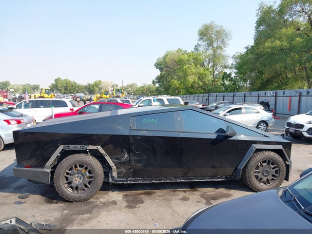 Tesla Cybertruck 2024 7G2CEHED1RA035941 Image 13