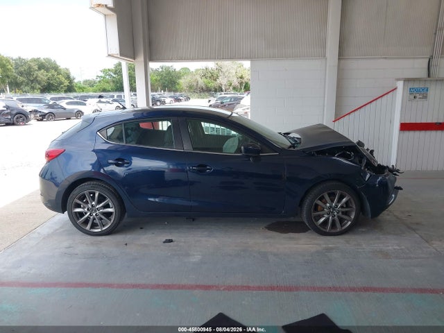 2018 Mazda Mazda3 Touring მანქანა იყიდება აუქციონზე, vin: 3MZBN1L38JM250443, აუქციონის ნომერი: 45800945