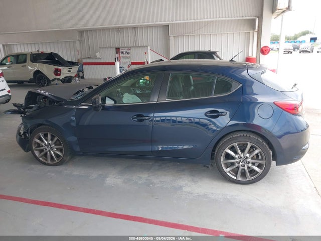 2018 Mazda Mazda3 Touring მანქანა იყიდება აუქციონზე, vin: 3MZBN1L38JM250443, აუქციონის ნომერი: 45800945