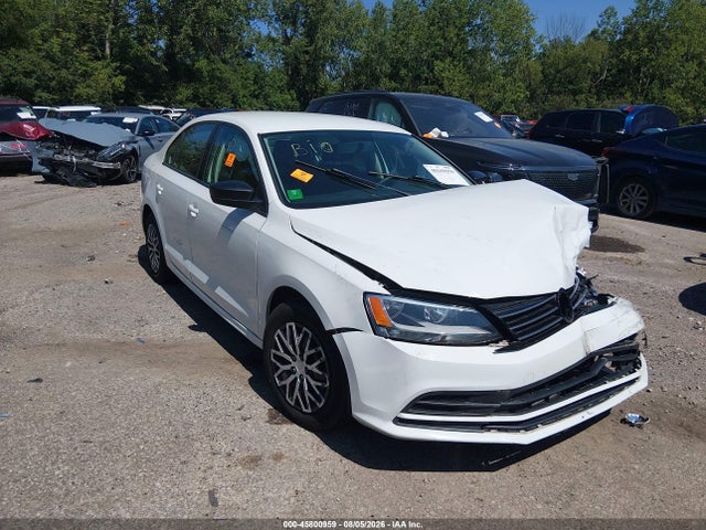2015 Volkswagen Jetta 2.0l S მანქანა იყიდება აუქციონზე, vin: 3VW2K7AJ6FM305010, აუქციონის ნომერი: 45800959