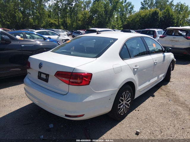 2015 Volkswagen Jetta 2.0l S მანქანა იყიდება აუქციონზე, vin: 3VW2K7AJ6FM305010, აუქციონის ნომერი: 45800959