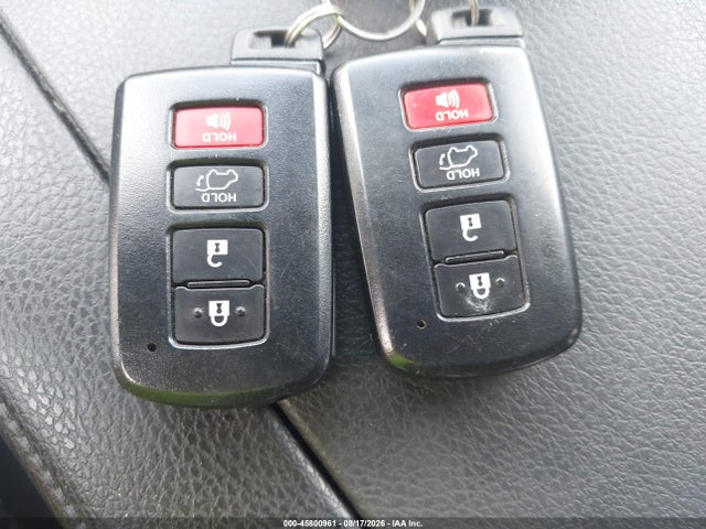 Продажа на аукционе авто 2019 Toyota Highlander Xle, vin: 5TDJZRFH3KS617274, номер лота: 45800961