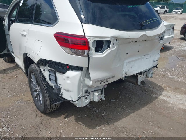 Продажа на аукционе авто 2019 Toyota Highlander Xle, vin: 5TDJZRFH3KS617274, номер лота: 45800961