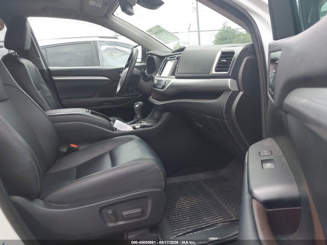Продажа на аукционе авто 2019 Toyota Highlander Xle, vin: 5TDJZRFH3KS617274, номер лота: 45800961