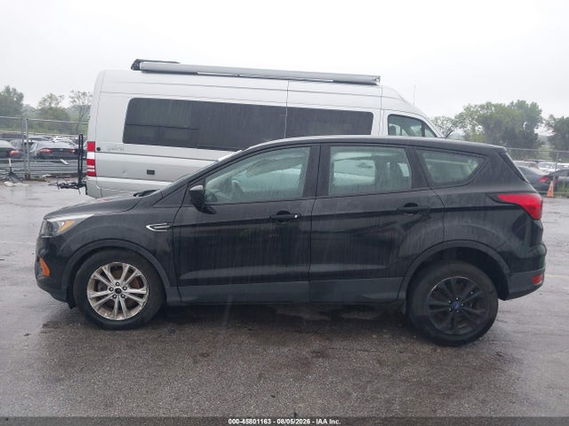 Продажа на аукционе авто 2019 Ford Escape S, vin: 1FMCU0F77KUB96645, номер лота: 45801163