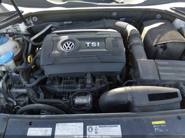 1VWDT7A33HC056824 Volkswagen Passat 1.8t R-line