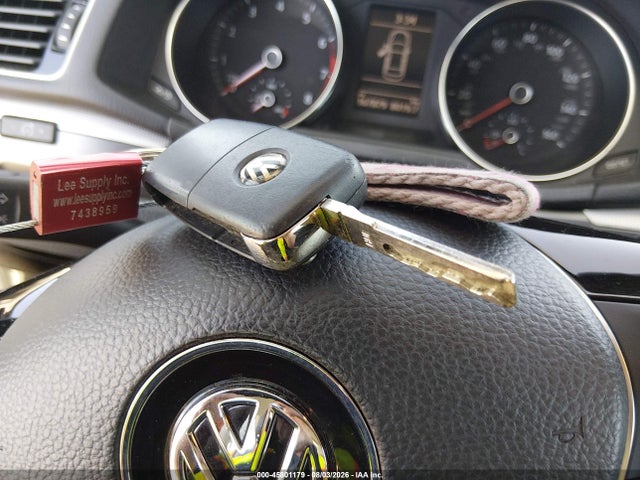 1VWDT7A33HC056824 Volkswagen Passat 1.8t R-line