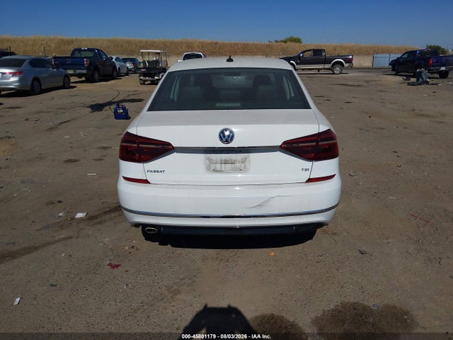 1VWDT7A33HC056824 Volkswagen Passat 1.8t R-line