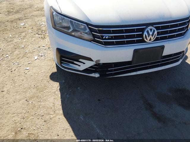 1VWDT7A33HC056824 Volkswagen Passat 1.8t R-line