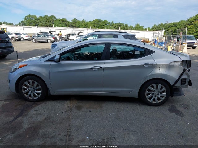 Auction sale of the 2013 Hyundai Elantra Gls, vin: KMHDH4AE7DU626070, lot number: 45801238