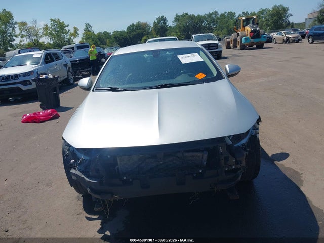 45801307 :رقم المزاد ، W04GP6SX4J1077919 vin ، 2018 Buick Regal Sportback Essence مزاد بيع