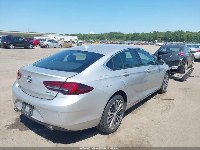 45801307 :رقم المزاد ، W04GP6SX4J1077919 vin ، 2018 Buick Regal Sportback Essence مزاد بيع