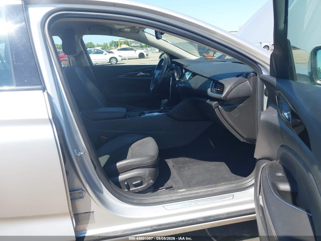 45801307 :رقم المزاد ، W04GP6SX4J1077919 vin ، 2018 Buick Regal Sportback Essence مزاد بيع
