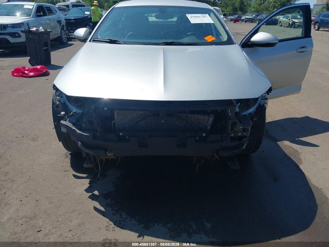 45801307 :رقم المزاد ، W04GP6SX4J1077919 vin ، 2018 Buick Regal Sportback Essence مزاد بيع