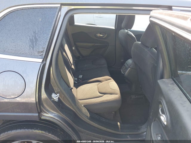 45801349 :رقم المزاد ، 1C4PJMCS3HW538670 vin ، 2017 Jeep Cherokee Latitude مزاد بيع
