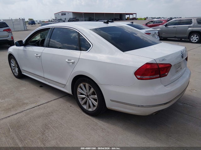 2013 Volkswagen Passat 2.5l Sel მანქანა იყიდება აუქციონზე, vin: 1VWCH7A36DC103626, აუქციონის ნომერი: 45801398