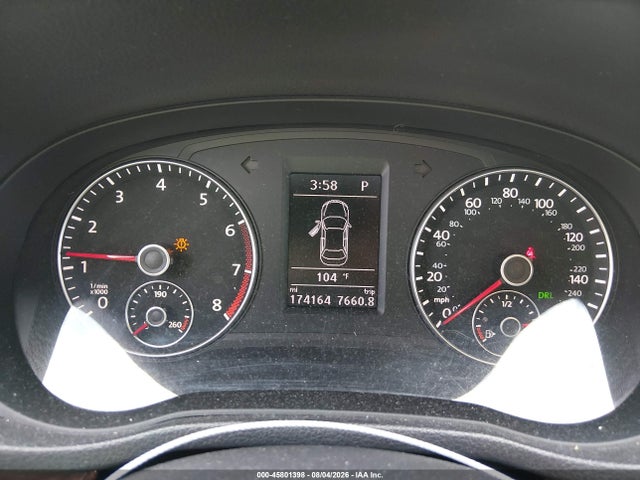 2013 Volkswagen Passat 2.5l Sel მანქანა იყიდება აუქციონზე, vin: 1VWCH7A36DC103626, აუქციონის ნომერი: 45801398