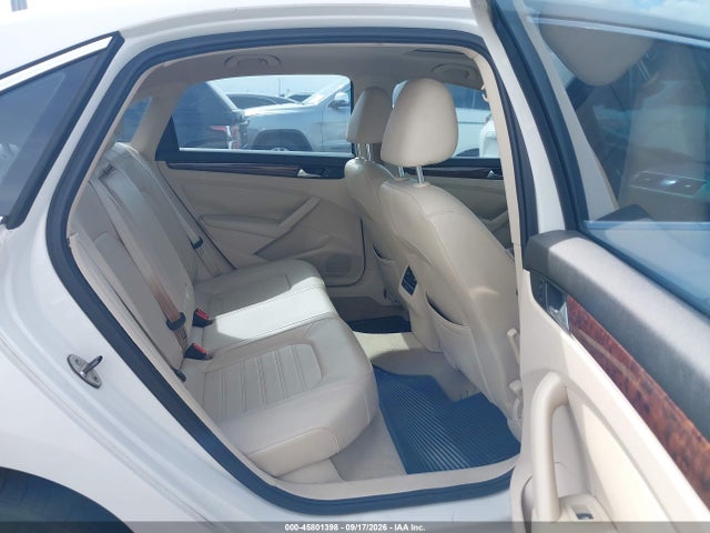 2013 Volkswagen Passat 2.5l Sel მანქანა იყიდება აუქციონზე, vin: 1VWCH7A36DC103626, აუქციონის ნომერი: 45801398