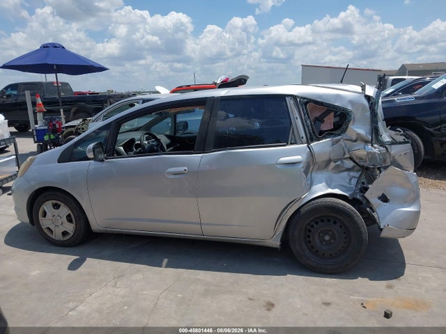 45801446 :رقم المزاد ، JHMGE8H30DC058464 vin ، 2013 Honda Fit مزاد بيع
