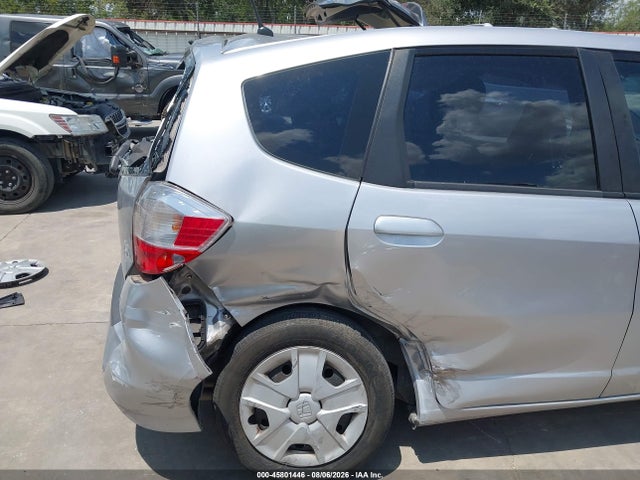 45801446 :رقم المزاد ، JHMGE8H30DC058464 vin ، 2013 Honda Fit مزاد بيع