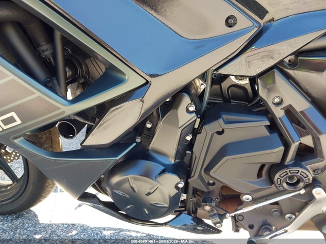 45801461 :رقم المزاد ، ML5EXEP19SDAG0165 vin ، 2025 Kawasaki Ex650 P مزاد بيع