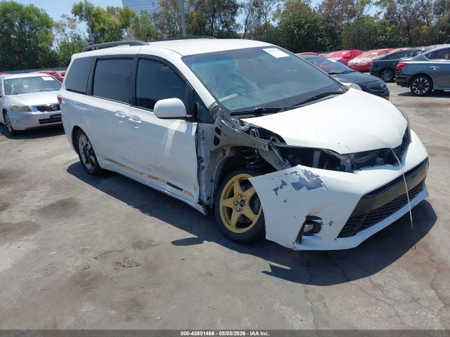 Продажа на аукционе авто 2015 Toyota Sienna Le 8 Passenger, vin: 5TDKK3DC1FS573987, номер лота: 45801466