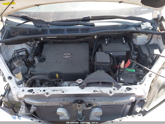2015 Toyota Sienna Le 8 Passenger მანქანა იყიდება აუქციონზე, vin: 5TDKK3DC1FS573987, აუქციონის ნომერი: 45801466