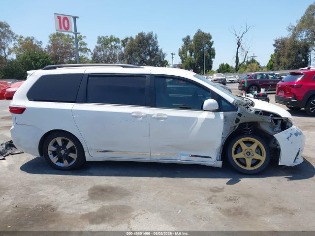 2015 Toyota Sienna Le 8 Passenger მანქანა იყიდება აუქციონზე, vin: 5TDKK3DC1FS573987, აუქციონის ნომერი: 45801466