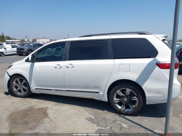 2015 Toyota Sienna Le 8 Passenger მანქანა იყიდება აუქციონზე, vin: 5TDKK3DC1FS573987, აუქციონის ნომერი: 45801466
